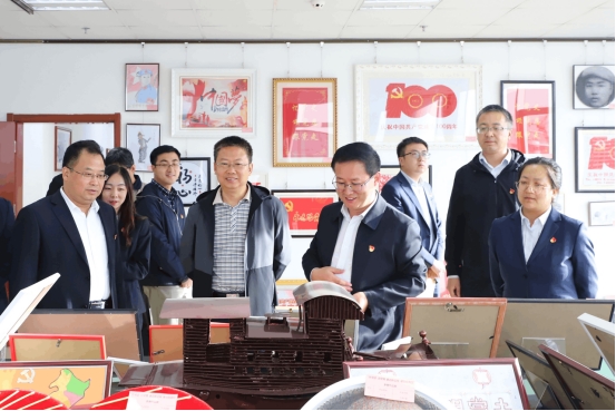 省农村信用联社与省3044am永利集团集团联合开展“传承红色文化  坚定理想信念”主题党日活动